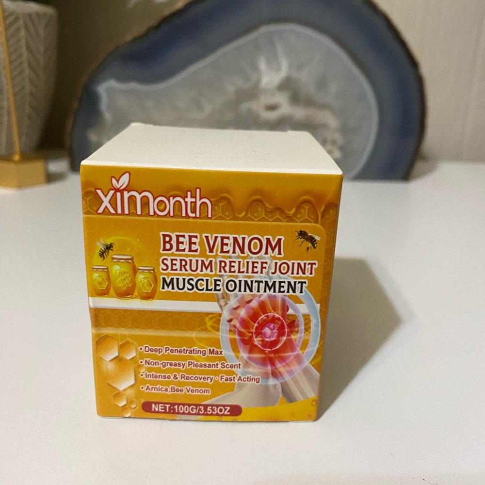 Yellow Moisturizing Body Oil with Bee Venom